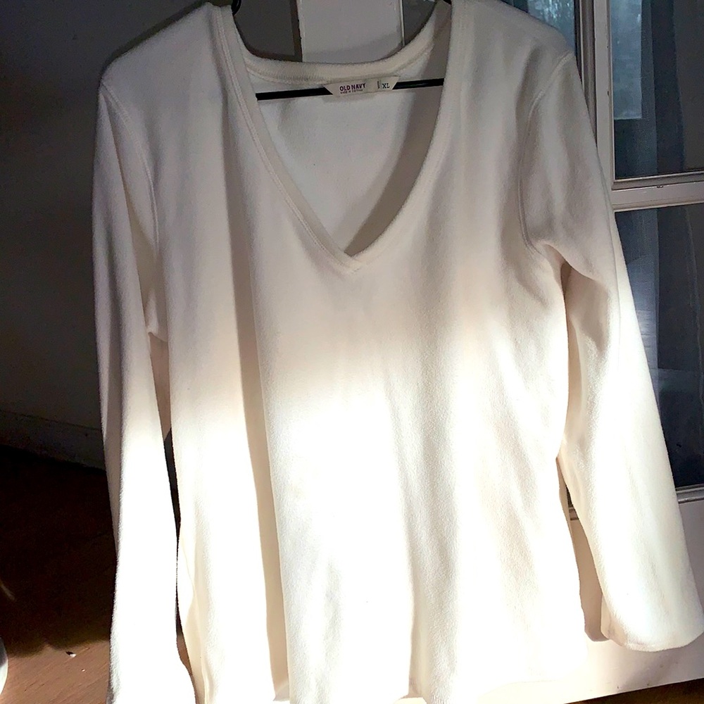 XL Old Navy White V Neck Sweater